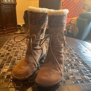 Ugg boots size 8  brown